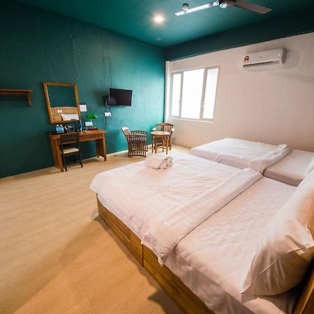 Room V Jalan Sultanah Near Bus Stop Batu Pahat Zewnętrze zdjęcie