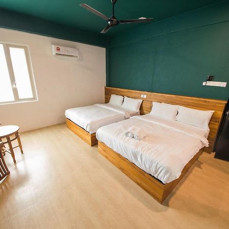 Room V Jalan Sultanah Near Bus Stop Batu Pahat Zewnętrze zdjęcie