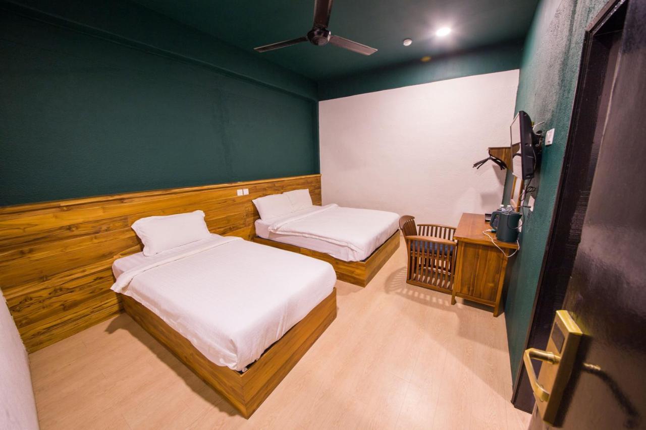 Room V Jalan Sultanah Near Bus Stop Batu Pahat Zewnętrze zdjęcie
