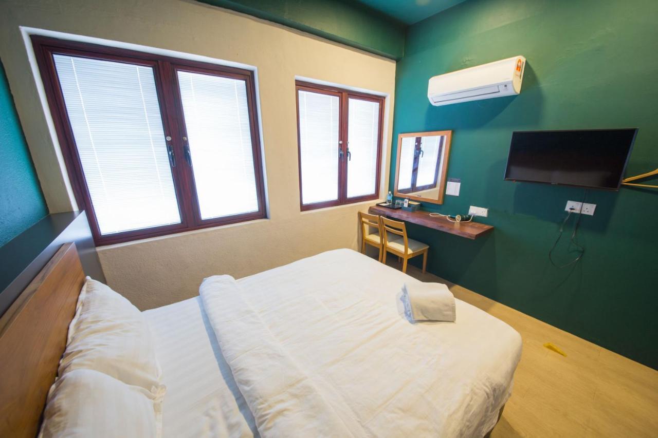 Room V Jalan Sultanah Near Bus Stop Batu Pahat Zewnętrze zdjęcie