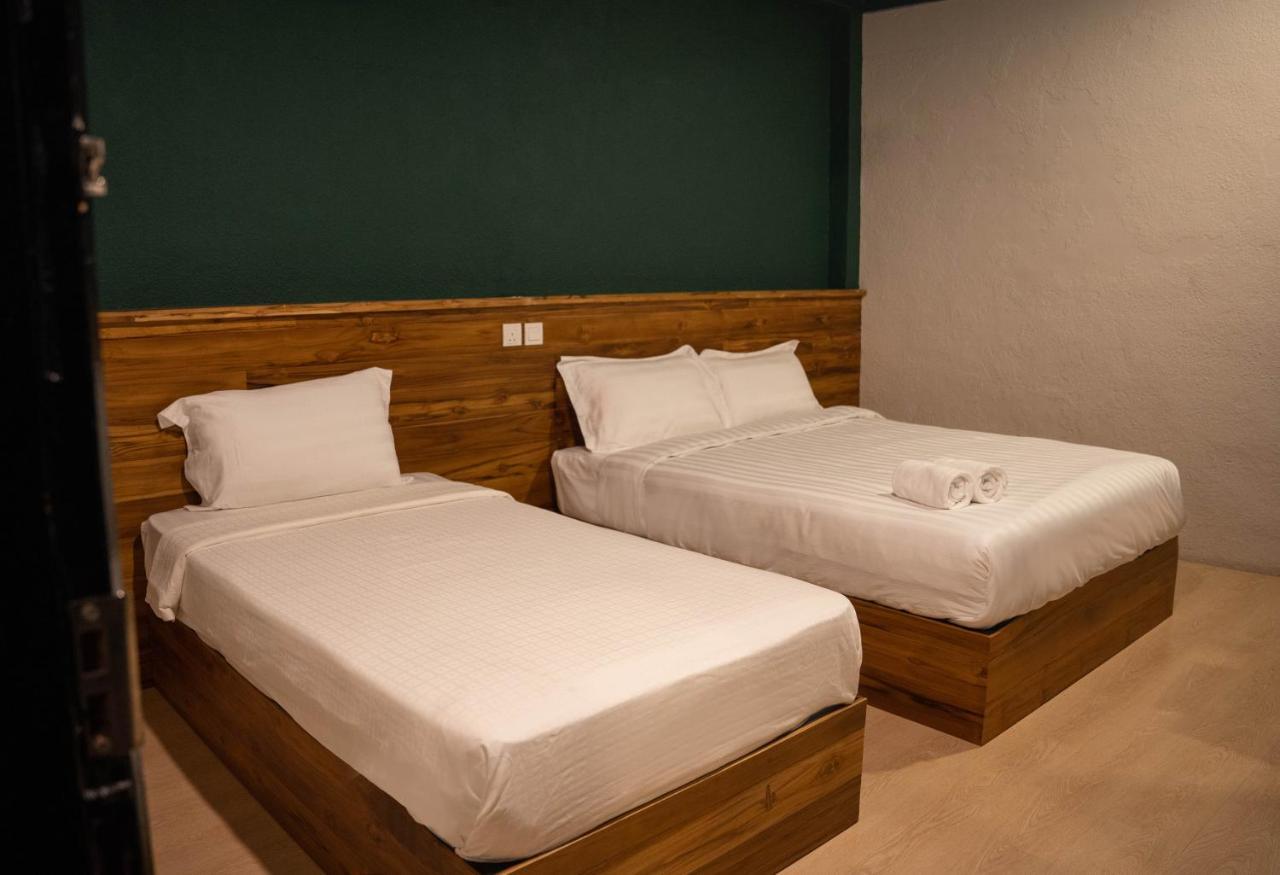 Room V Jalan Sultanah Near Bus Stop Batu Pahat Zewnętrze zdjęcie